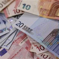 کاهش نرخ رسمی یورو و ۱۳ ارز دیگر