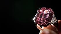 گرانترین الماس صورتی جهان فروخته شد