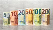 کاهش قیمت دلار و یورو 