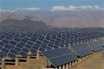 قدردانی مدیرعامل نیروگاه خورشیدی ۱۰ مگاواتی نور از بانک صنعت و معدن