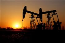افزایش قیمت نفت به بالای ۶۵ دلار
