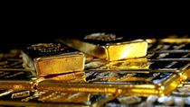  کاهش اندکی قیمت طلا و نقره در بازار جهانی