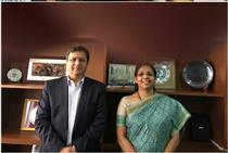 دیدار مدیرعامل بیمه اتکایی GIC هند با دکتر همتی 
