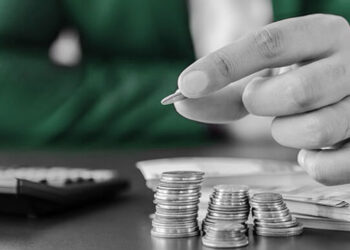 ریال از دلار و طلا پیش افتاد!