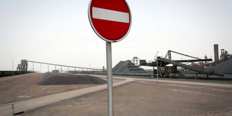 اقتصاد ایران در تله رکود و بی‌ثباتی