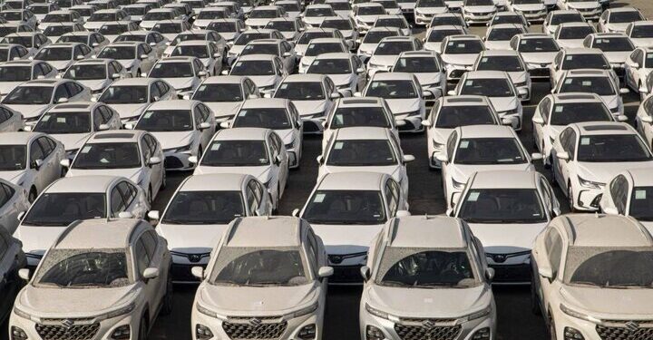 سایه بلاتکلیفی بر عرضه خودروهای خارجی