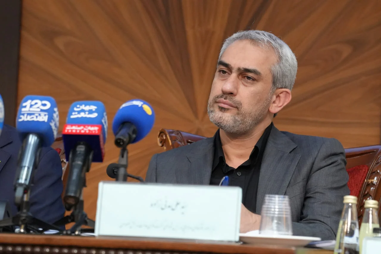 وزیر اقتصاد: توسعه ایران از مسیر مناطق آزاد می‌گذرد