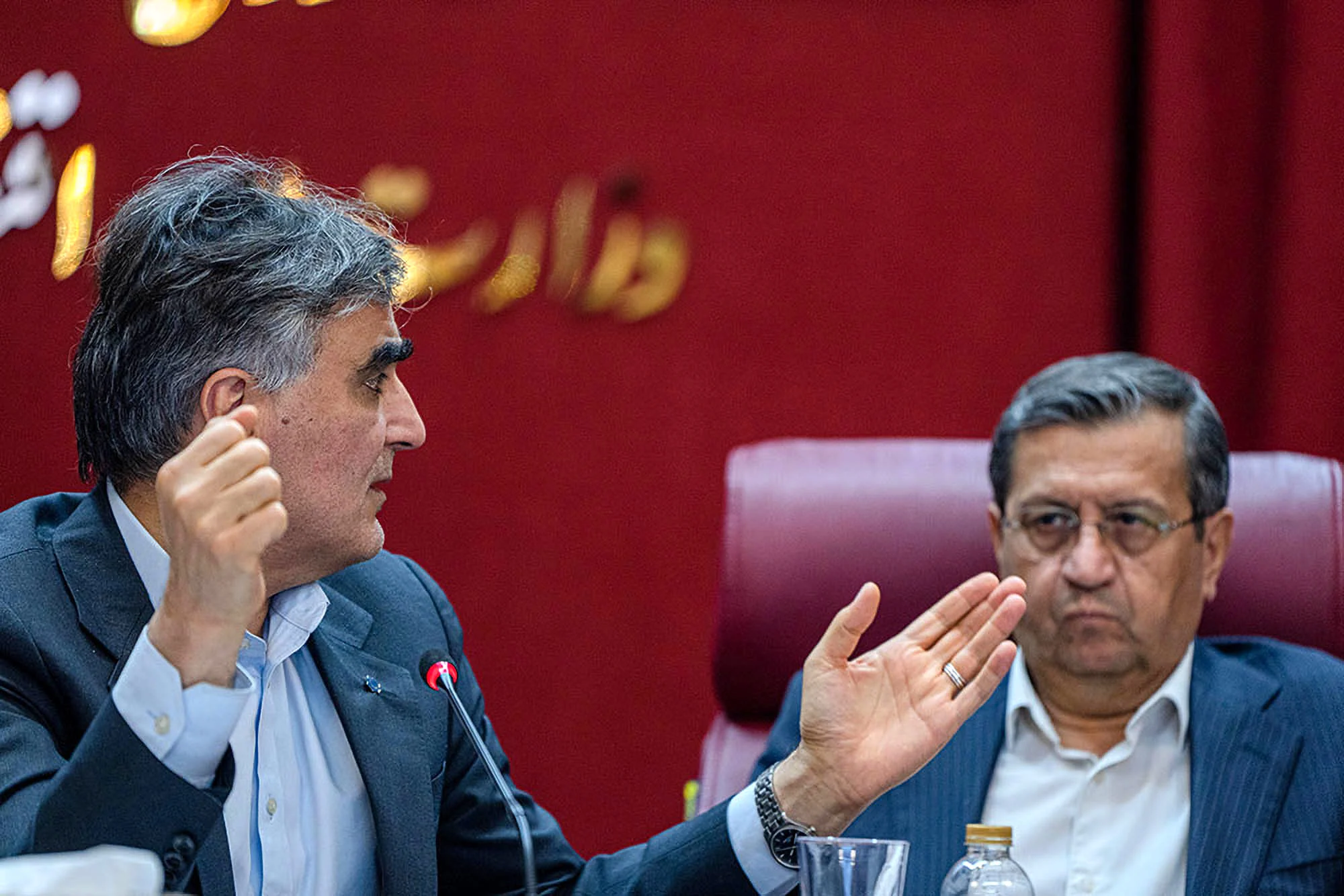 کارنامه دلاری ۵ رئیس کل؛ روزگار سیاه در برج شیشه‌ای