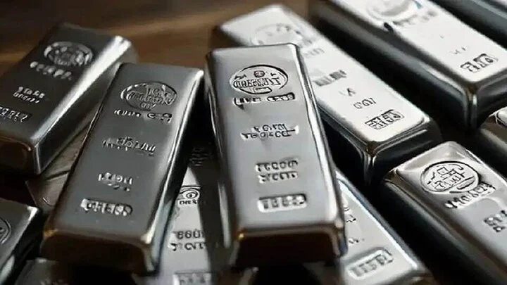 توقف معاملات صندوق های نقره /بلاتکلیفی سهامداران در پاسکاری نهاد ناظر